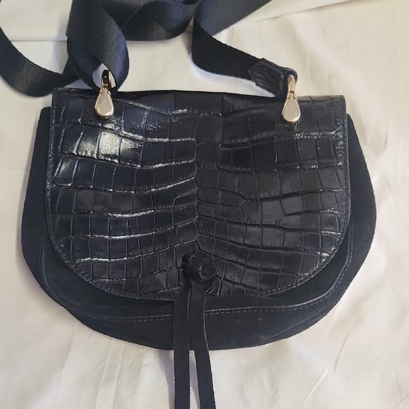 Elizabeth and James Black Crossbody Bag with Croc-Embossed Texture - Picture 2 of 8